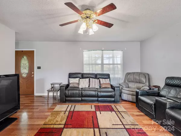 181 Chadwick RD, Harmony, NC 28634