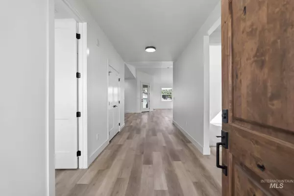 511 Grand Harvest Avenue, New Plymouth, ID 83655