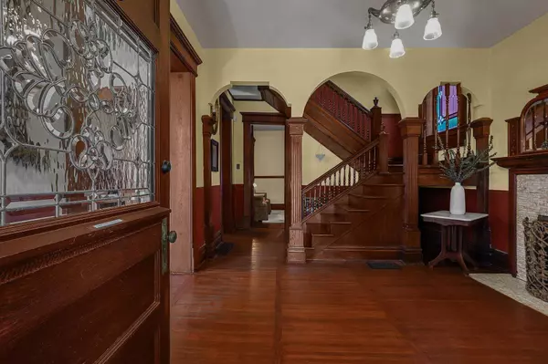 178 Buttles Avenue, Columbus, OH 43215