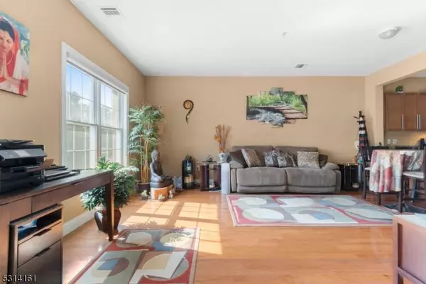 1110 Windsor Park Ct, Englewood City, NJ 07631