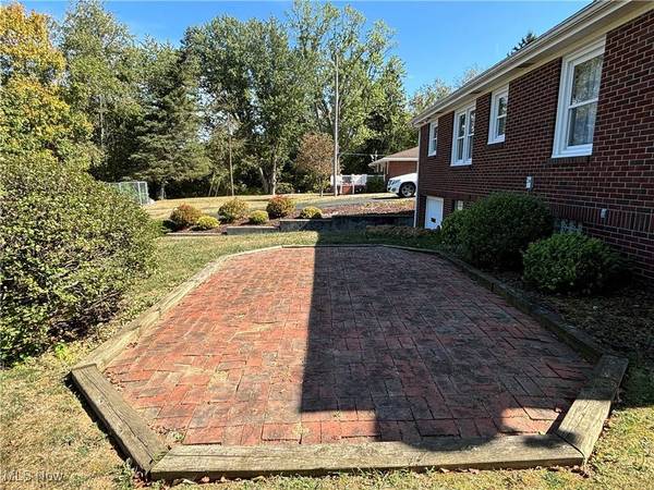 69590 Barton RD, St. Clairsville, OH 43950