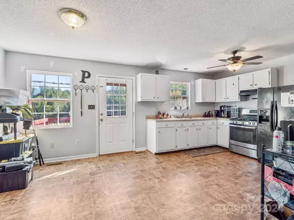 181 Chadwick RD, Harmony, NC 28634