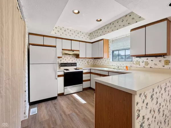 481 Van Camp SQ, Greenwood, IN 46143