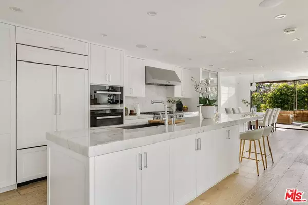 214 Howland Canal, Venice, CA 90291