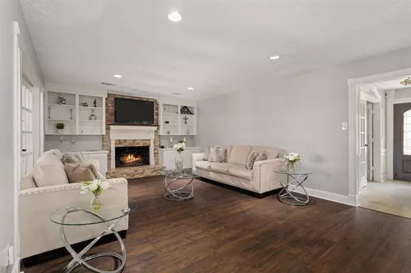 4706 Christopher PL, Houston, TX 77066