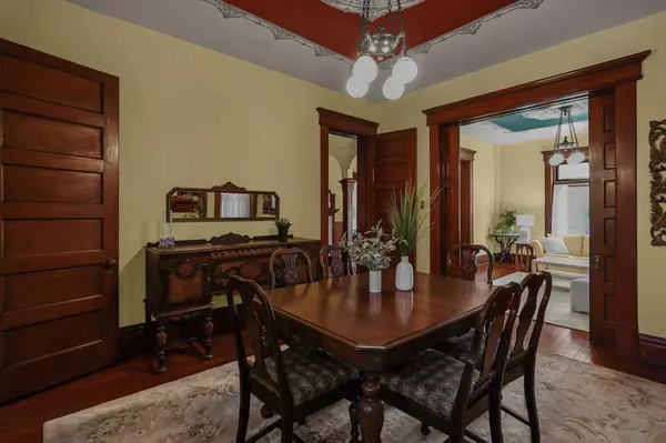 178 Buttles Avenue, Columbus, OH 43215