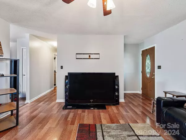 181 Chadwick RD, Harmony, NC 28634