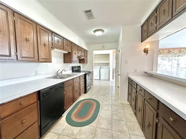 342 Lakewood DR, Livingston, TX 77351