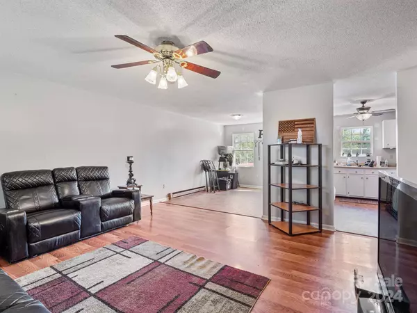 181 Chadwick RD, Harmony, NC 28634