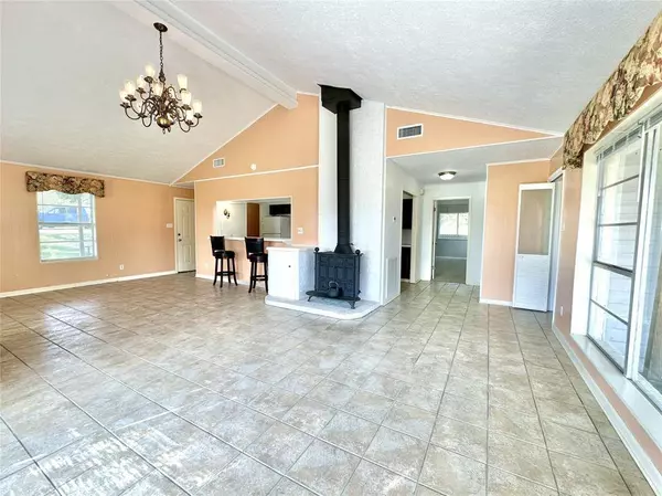 342 Lakewood DR, Livingston, TX 77351