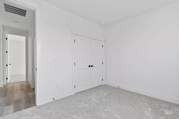 511 Grand Harvest Avenue, New Plymouth, ID 83655