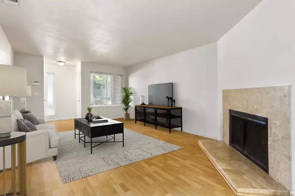 8009 La Riviera DR, Sacramento, CA 95826