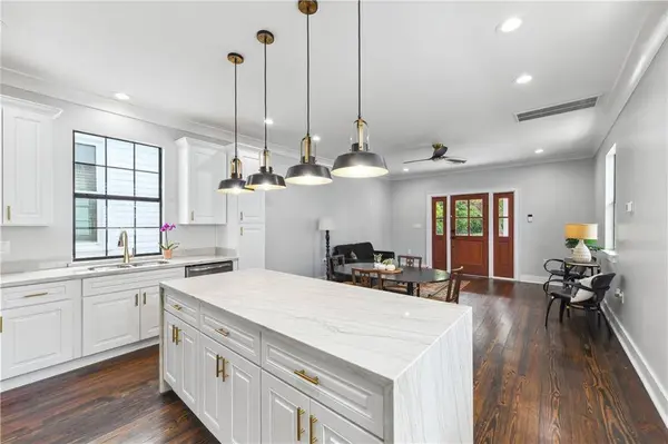 8329 HICKORY ST, New Orleans, LA 70118