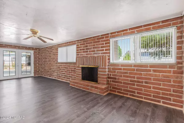 5707 W Tumbling F Street, Tucson, AZ 85713