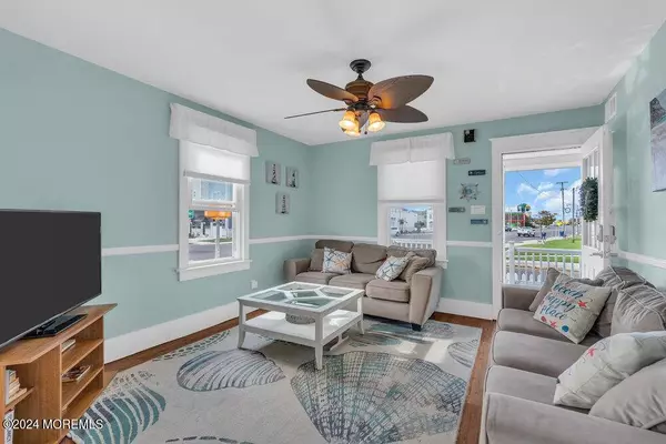 101 W Magnolia Avenue, Wildwood, NJ 08260