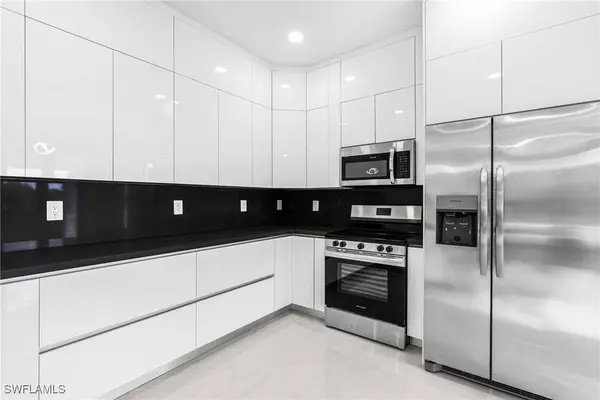 3215 40th ST SW, Lehigh Acres, FL 33976