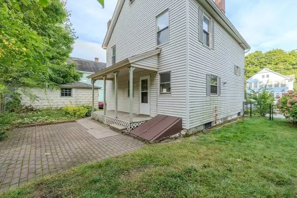 51 Hale St, Leominster, MA 01420