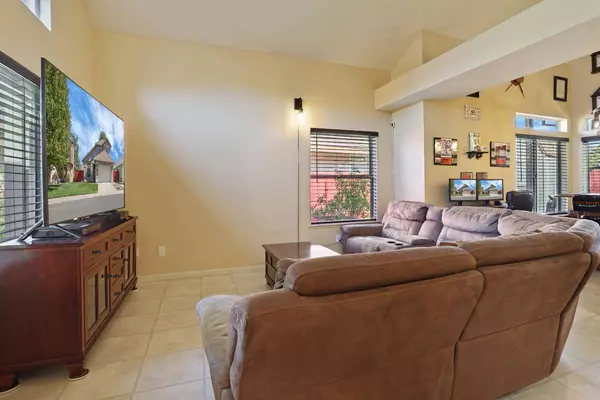 740 Bay Heights DR, Galt, CA 95632