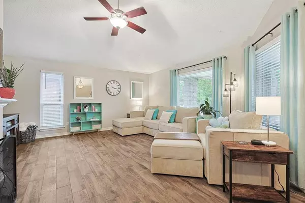 1533 N Valley Parkway, Lewisville, TX 75077