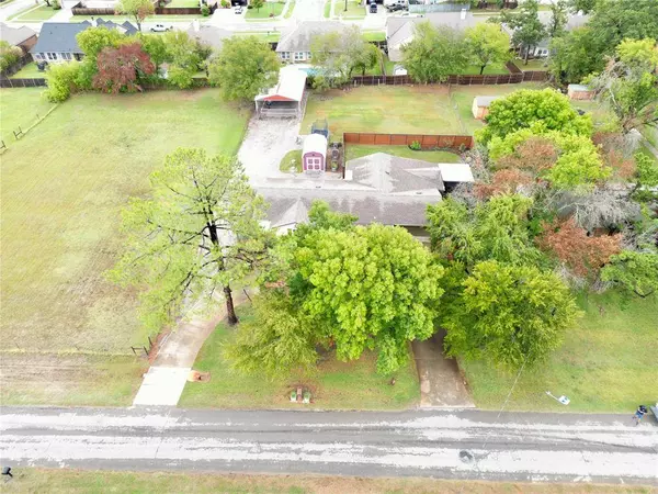 305 Janis Lane, Krugerville, TX 76227