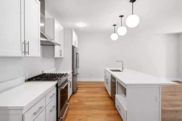 383 Commercial ST #312, Portland, ME 04101