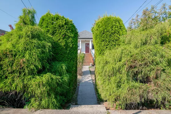 213 Machleary St, Nanaimo, BC V9R 2G7