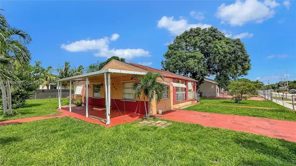 611 E 7th St, Hialeah, FL 33010