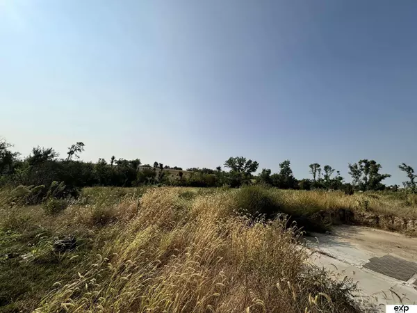 21522 Old Coach Road, Elkhorn, NE 68022