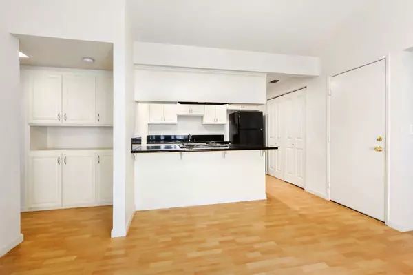 8009 La Riviera DR, Sacramento, CA 95826