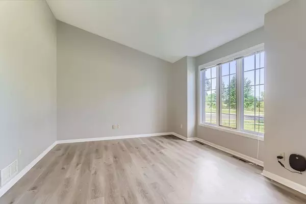 14430 Woodbridge LN, Savage, MN 55378