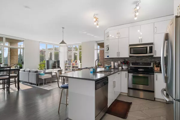 11811 Lake Fraser DR SE #2711, Calgary, AB T2J 7J4