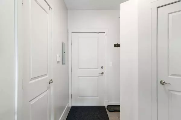 11811 Lake Fraser DR SE #2711, Calgary, AB T2J 7J4