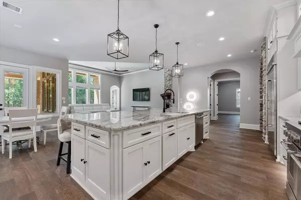 119 Timberfalls DR, Conroe, TX 77384