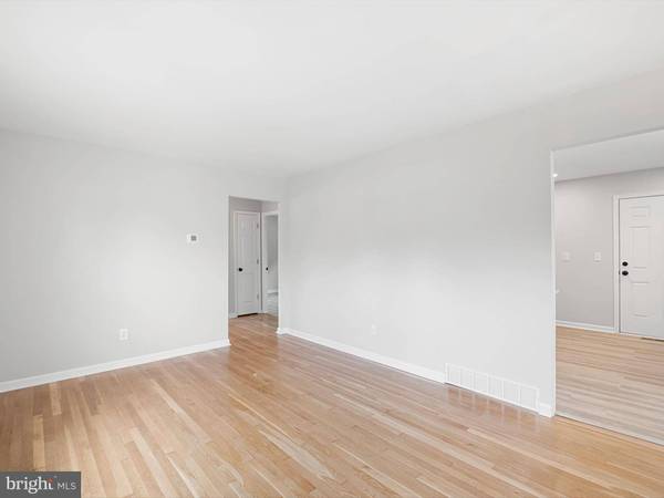 4 HOLDEN DR, New Castle, DE 19720