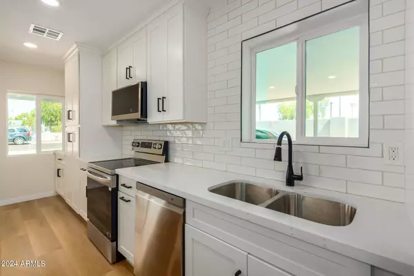 3543 E PIERCE Street, Phoenix, AZ 85008