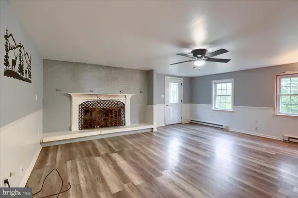 237 PIKETOWN RD, Harrisburg, PA 17112