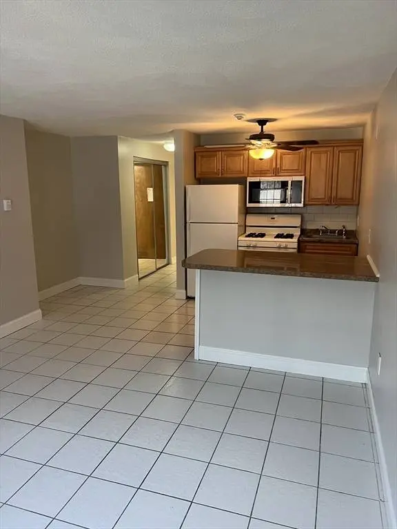 14 Kenmar Dr #100, Billerica, MA 01821