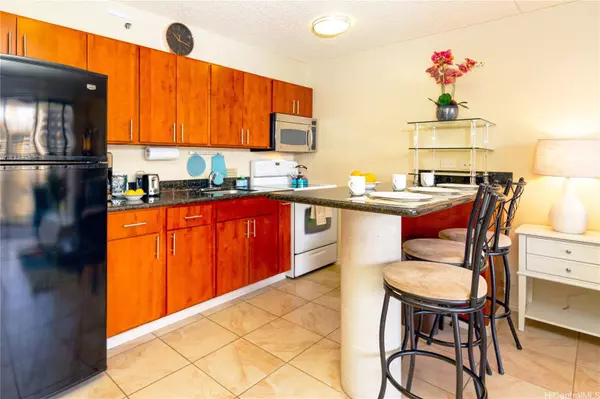 201 Ohua Avenue #T2-1011, Honolulu, HI 96815