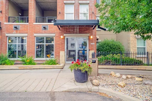 11811 Lake Fraser DR SE #2711, Calgary, AB T2J 7J4