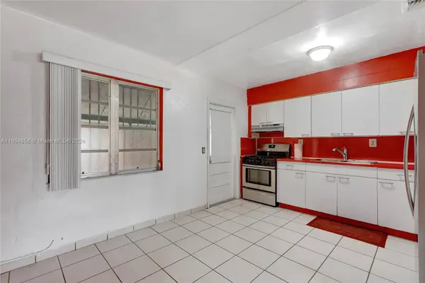 611 E 7th St, Hialeah, FL 33010