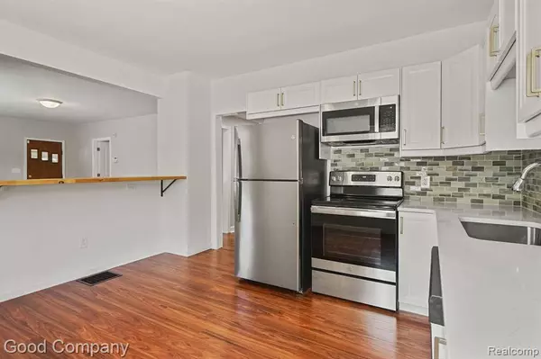 23466 FOREST Street, Oak Park, MI 48237