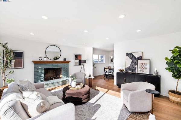 4835 Beacon Hill Dr, Castro Valley, CA 94552