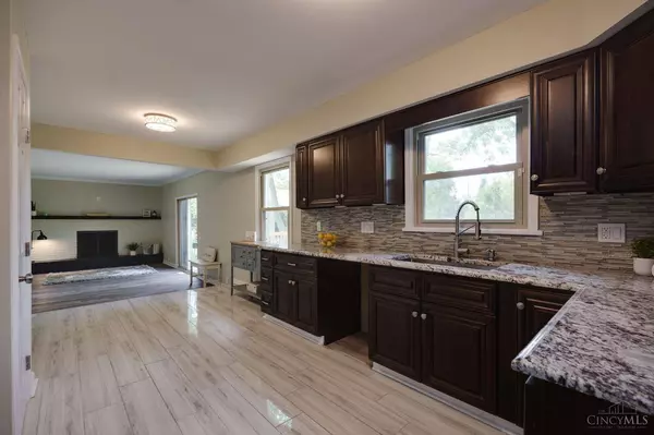 11857 Elkwood Dr, Cincinnati, OH 45240