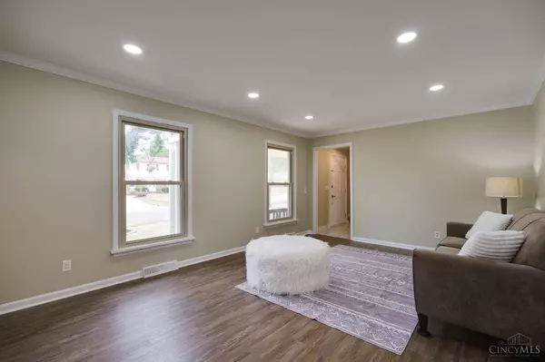 11857 Elkwood Dr, Cincinnati, OH 45240