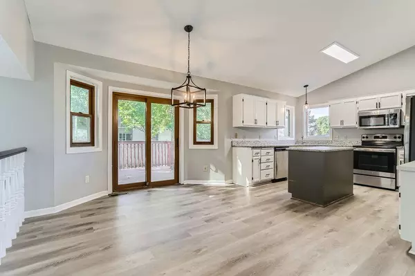 14430 Woodbridge LN, Savage, MN 55378