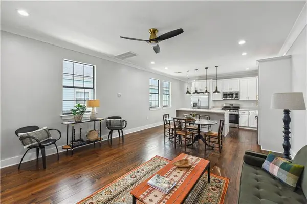 8329 HICKORY ST, New Orleans, LA 70118