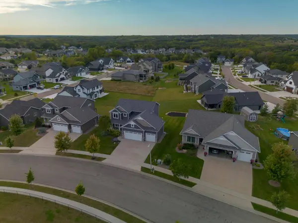 3235 Woodstone DR SW, Rochester, MN 55902