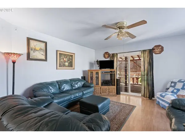 986 ELM ST, Junction City, OR 97448