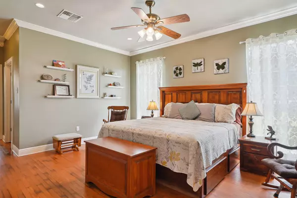 965 Jason Dr, Belle Chasse, LA 70037-4193