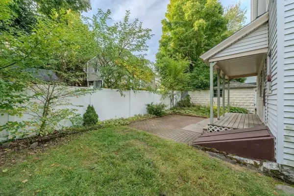 51 Hale St, Leominster, MA 01420